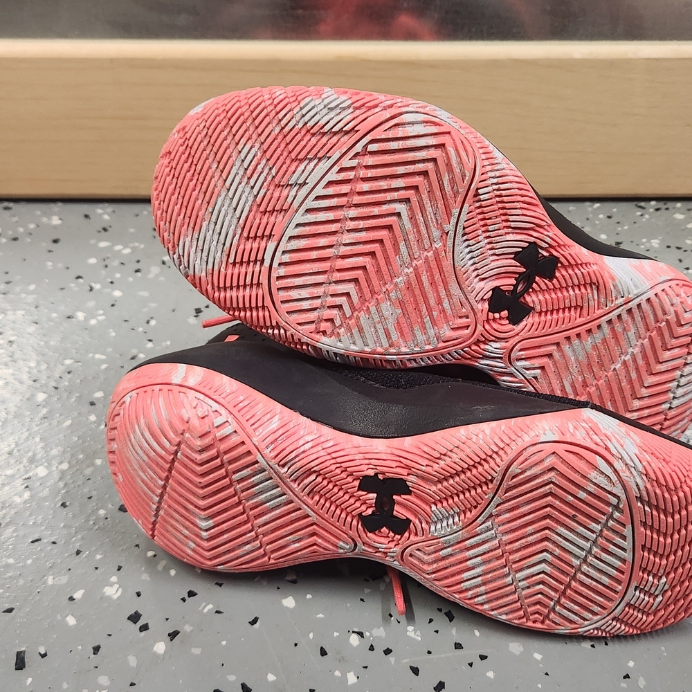 Under Armour Black and Pink UA GS Jet '21 Sneakers - Picture 2 of 7